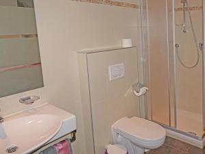 Vannituba majutusasutuses Apartment Flirscherblick by Interhome