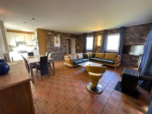 Posezení v ubytování Holiday Home Bungalowpark Landsrade-1 by Interhome