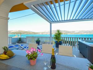 Balkón alebo terasa v ubytovaní Apartment Mornar-5 by Interhome