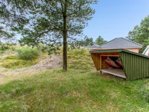 Aed väljaspool majutusasutust Holiday Home Sjamme - 1-2km from the sea by Interhome