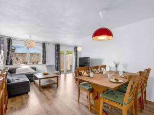 Posezení v ubytování Holiday Home Heming - 100m from the sea by Interhome