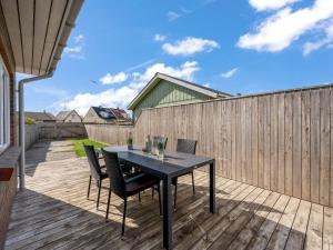 Balkón nebo terasa v ubytování Holiday Home Heming - 100m from the sea by Interhome