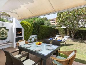 Vonkajšia záhrada v ubytovaní Holiday Home Reserva V by Interhome