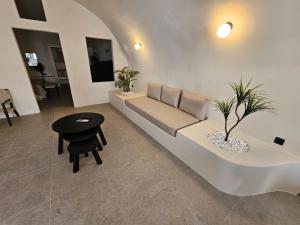 Fotografie z fotogalerie ubytování Petroma Cave Suites v destinaci Vourvoúlos