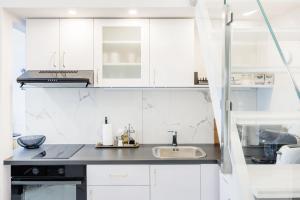 Sleek and central studio for your city getaway 1072 Budapest, 12 Dob utca kép - 2