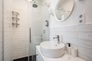 Ванна кімната в Z32-Boutique Apartments, Best Location By BQA