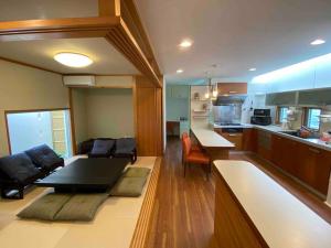 Köök või kööginurk majutusasutuses 貸切別荘カリイ Vacation Rental KALLY Naha Okinawa