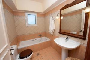 Ένα μπάνιο στο Villa Sofia +25 φωτογραφίες