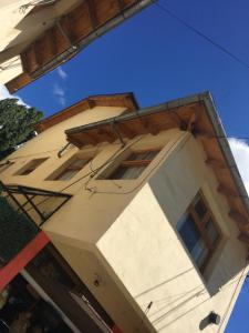 Το κτήριο όπου στεγάζεται  το διαμέρισμα