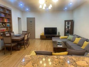 TV a/nebo společenská místnost v ubytování Mirioni