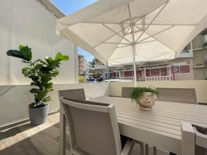A balcony or terrace at Aelia Luxury Beach House