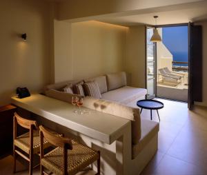 Ένα ή περισσότερα κρεβάτια σε δωμάτιο στο Elessa Hotel