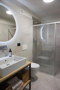 Et badeværelse på Cascina Canelli + 112 billeder