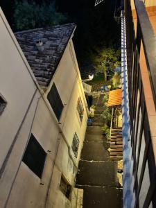 Hoone, kus hommikusöögiga majutusasutus asub