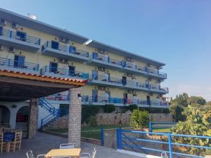 Balkón nebo terasa v ubytování De La Plage Hotel Koroni