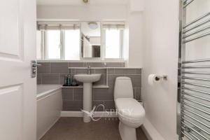 Een badkamer bij Bellamy Road - 3 Bedroom home