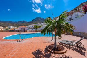 Kolam renang di atau dekat dengan BuenaVista Bellarosa Sunset Ocean View in Costa Adeje with airco, garage