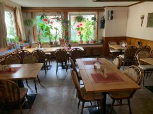Restaurace v ubytování Gasthaus Waldhorn