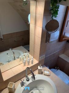 Vannituba majutusasutuses Terratetto Locorotondo Sweet Guest House