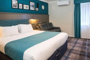 Katil atau katil-katil dalam bilik di Almondsbury Inn & Lounge