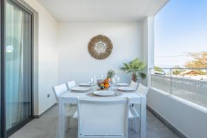 ระเบียงหรือลานระเบียงของ Exceptionnel ! Appart luxueux à 8 min à pied du lagon