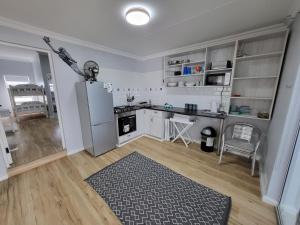 Kuchyň nebo kuchyňský kout v ubytování MALIKA Self Catering #Loadshedding free #