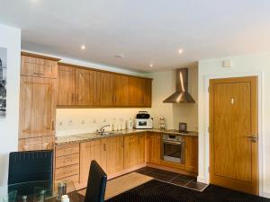 A cozinha ou kitchenette de Courthouse View Penthouse 2