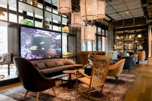 Posezení v ubytování Motel One Hamburg-Fleetinsel