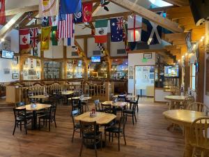 Restaurace v ubytování Clarion Inn Near China Lake Naval Station