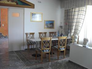 Posezení v ubytování La Santre Villa + 37 fotografií