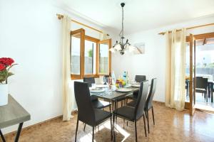 Kép Villa Maria Celia by Villa Plus szállásáról Cala Ferrerában a galériában