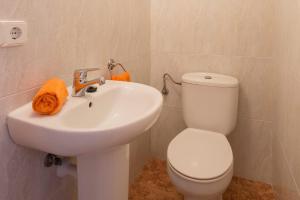 A bathroom at Villa Maria Celia by Villa Plus