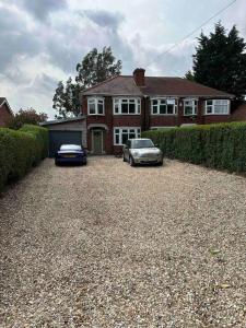 SaltfleetにあるEnglish Beach and Countrysideの家の前に駐車した車2台 +9枚の写真
