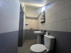 Koupelna v ubytování Vila Olti + 27 fotografií