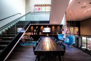 Posedenie v ubytovaní Motel One Wien Westbahnhof