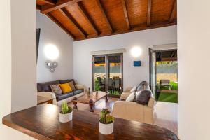 Posedenie v ubytovaní Villa Casablanca by Villa Plus