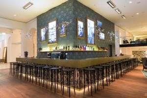 Lounge nebo bar v ubytování Motel One Wien-Staatsoper