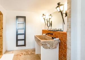 Kylpyhuone majoituspaikassa Le Barretian