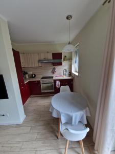 Kuchyň nebo kuchyňský kout v ubytování ruhige Einliegerwohnung+Terrasse