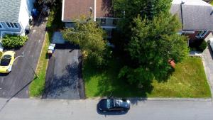 an aerial view of a car parked on a street at Chez Joe - CITQ #3I74I4 in Terrebonne