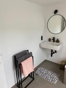 Fotografie z fotogalerie ubytování Allgäu Cottage - traumhafter Blick in die Schweizer Berge v destinaci Weiler-Simmerberg