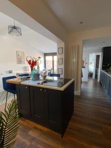 Φωτογραφία από το άλμπουμ του Luxury Spacious Renovated Townhouse σε Grantham