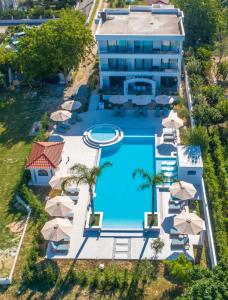 A piscina em ou perto de Apartments Stanaj