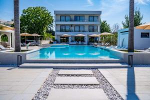 A piscina em ou perto de Apartments Stanaj