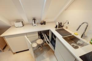 Kitchen o kitchenette sa Kotor Central Point