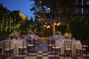 Restaurace v ubytování The Sun Rose West Hollywood