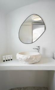 Foto dalla galleria di Spilia Caves Santorini ad Akrotírion