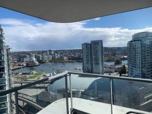 Nespecifikovaný výhled na destinaci Vancouver nebo výhled na město při pohledu z apartmánu
