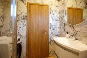 Φωτογραφία από το άλμπουμ του Villa MiEma with Jacuzzi στο Ζαντάρ