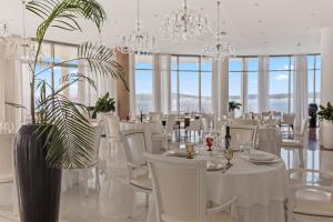Restaurace v ubytování Luxury Hotel Amabilis + 37 fotografií